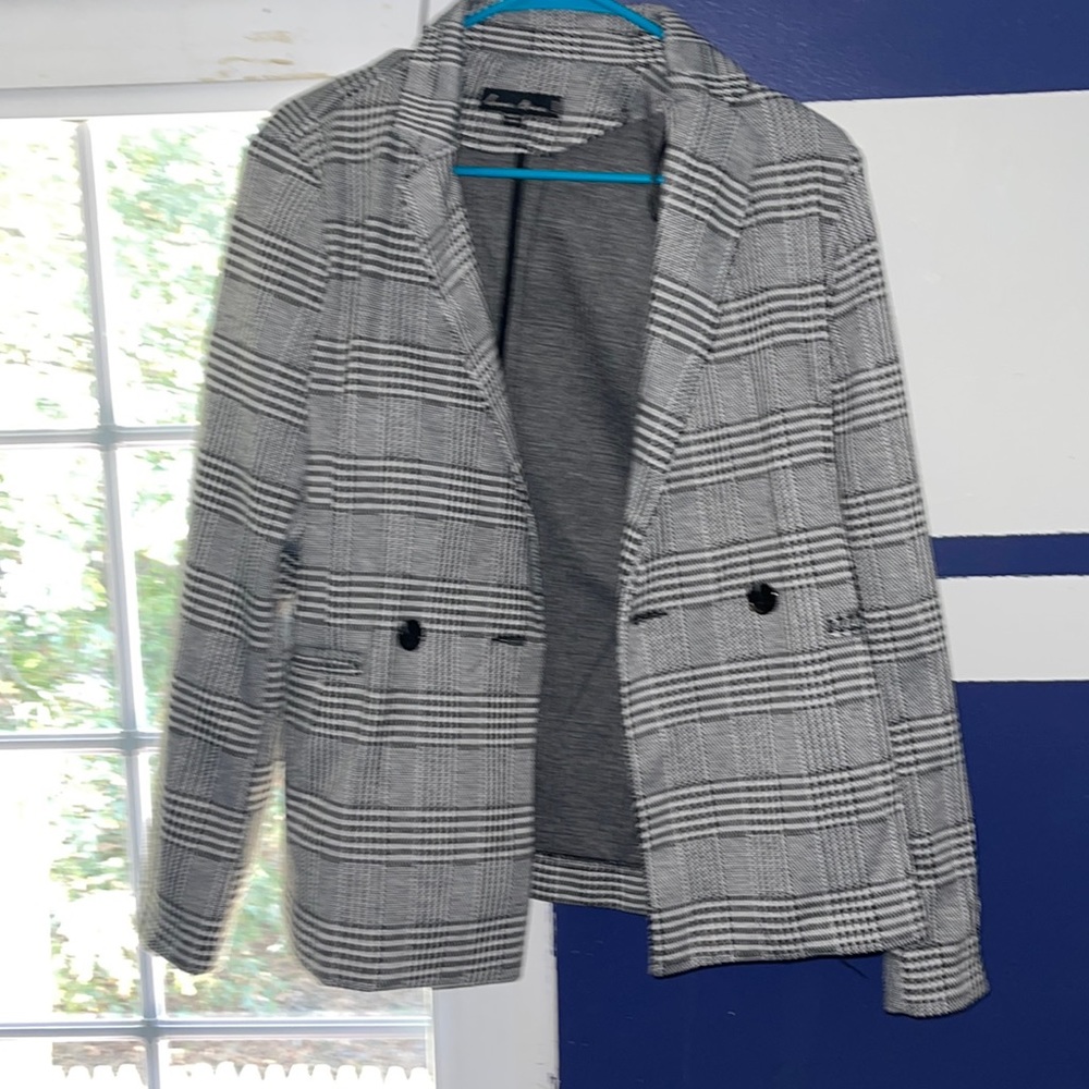 Black and white stripped blazer